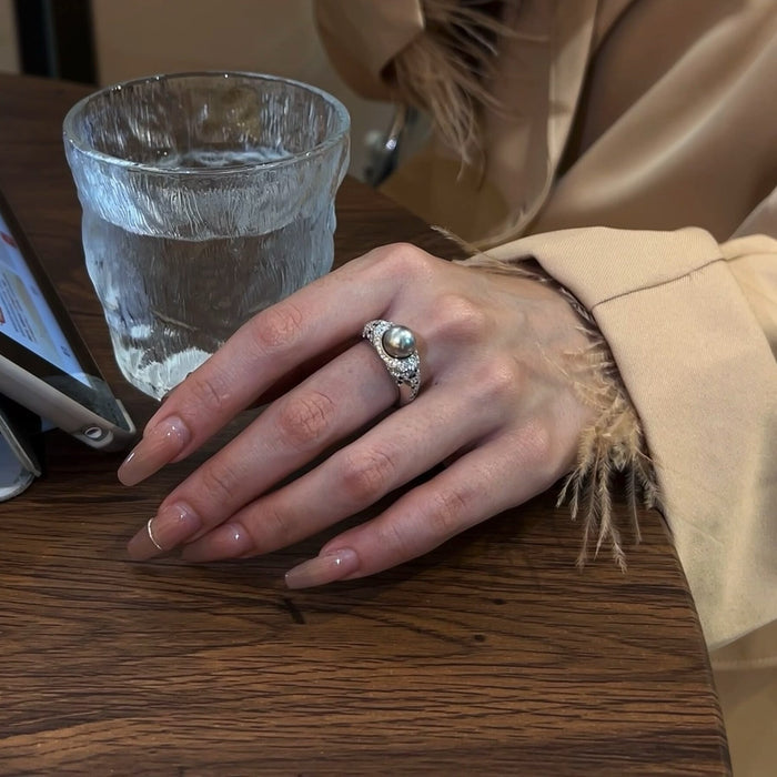 8mm pearl with luxury setting ring