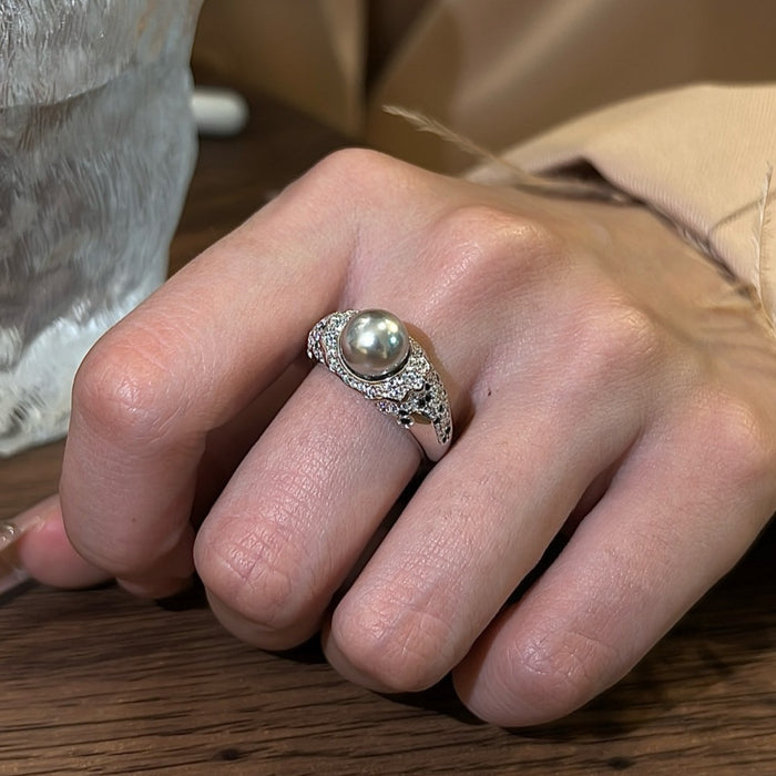 8mm pearl with luxury setting ring