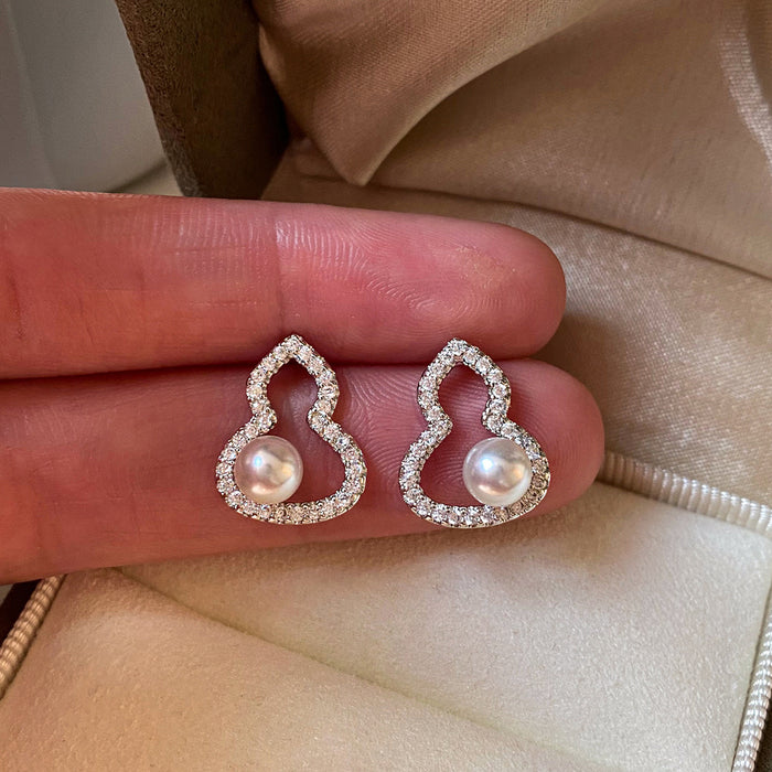 925 Silver 5mm Pearl Gourd Stud Earrings