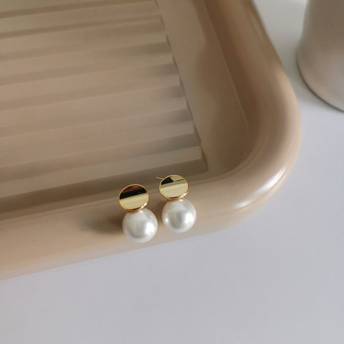 Artificial Gray Pearl Curved Stud Earrings