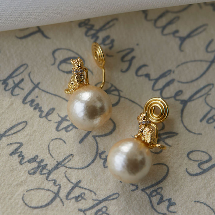 Cat Pearl Stud Earrings