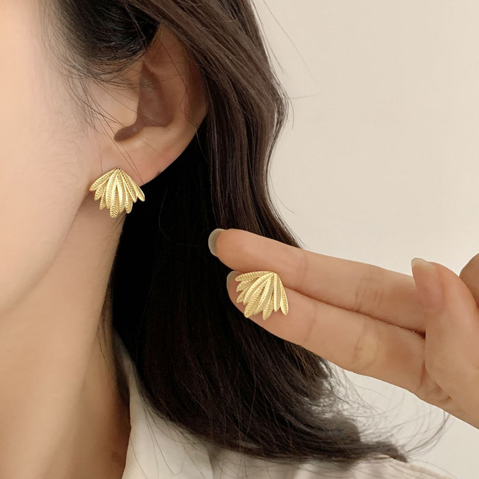 Compact high-quality texture stud earrings