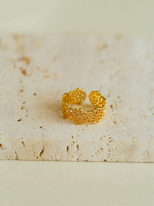 Court style crown ring hollow lace bracelet ring