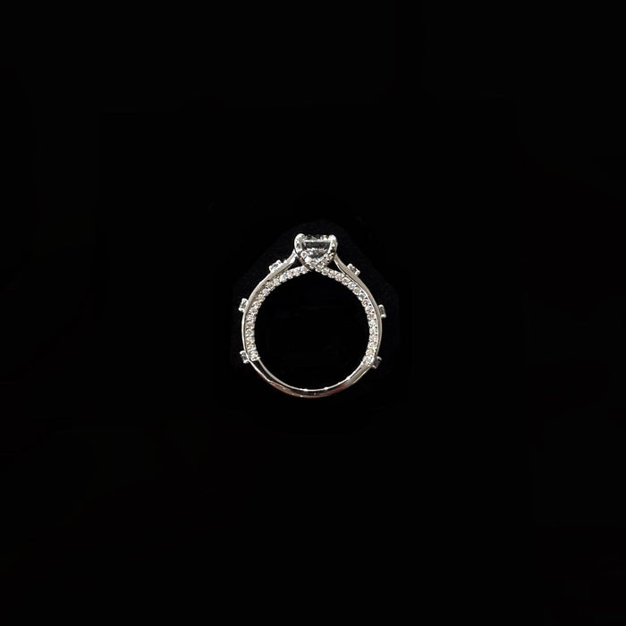 925 Silver Round Diamond Ring with a Strong Design Sense
