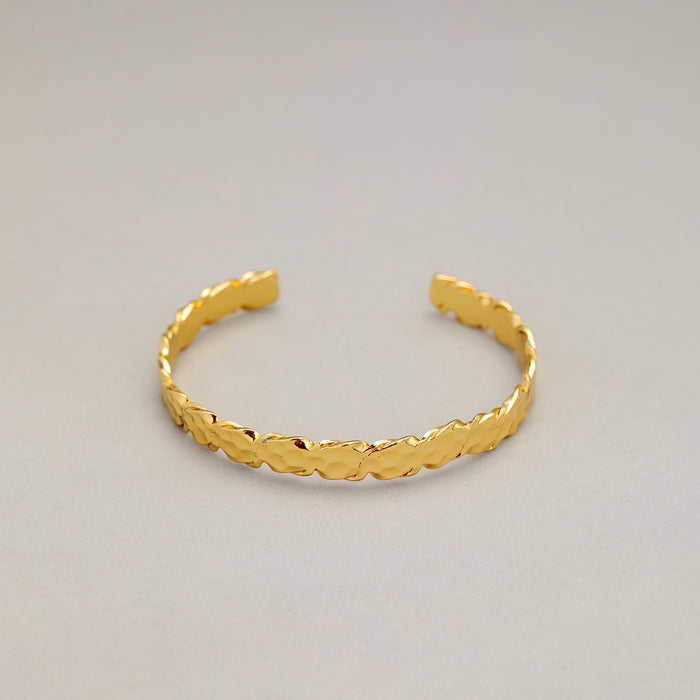 Irregular pleated open bracelet