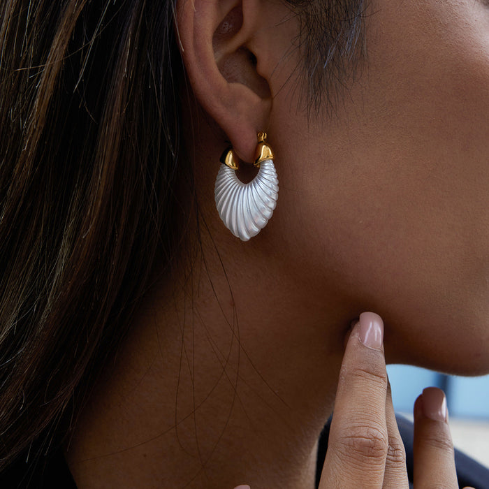 Stainless steel resin imitation pearl earrings