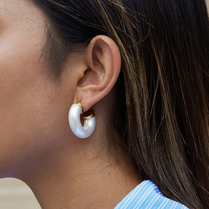 Stainless steel resin imitation pearl earrings