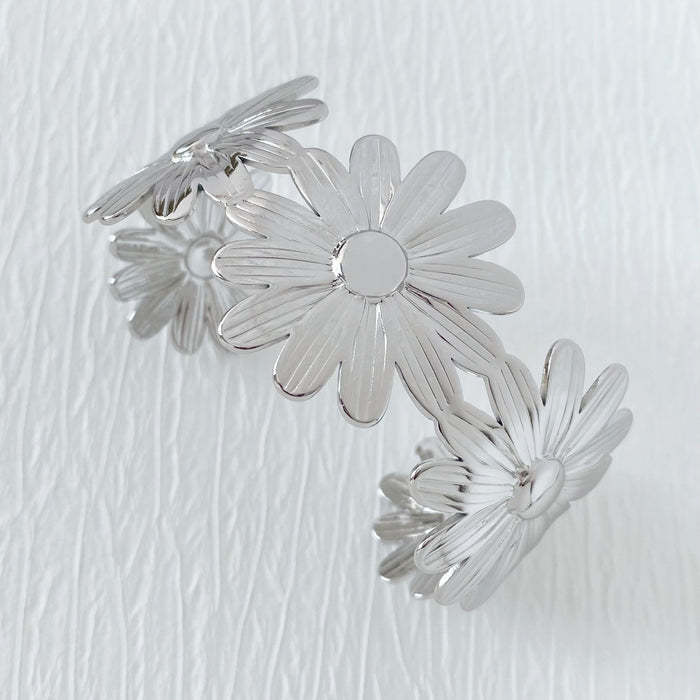 Stainless steel wide-sided opening hollow flower bracelet