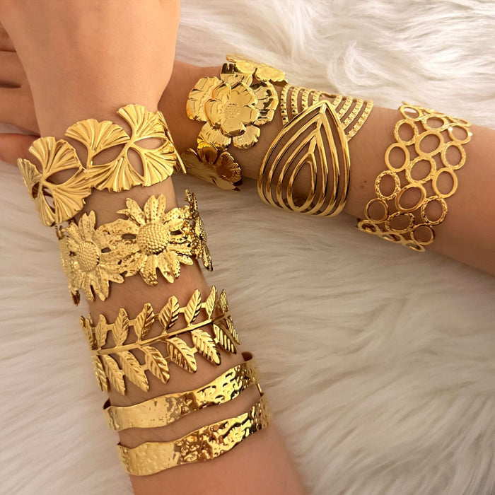 Stainless steel wide-sided opening hollow flower bracelet